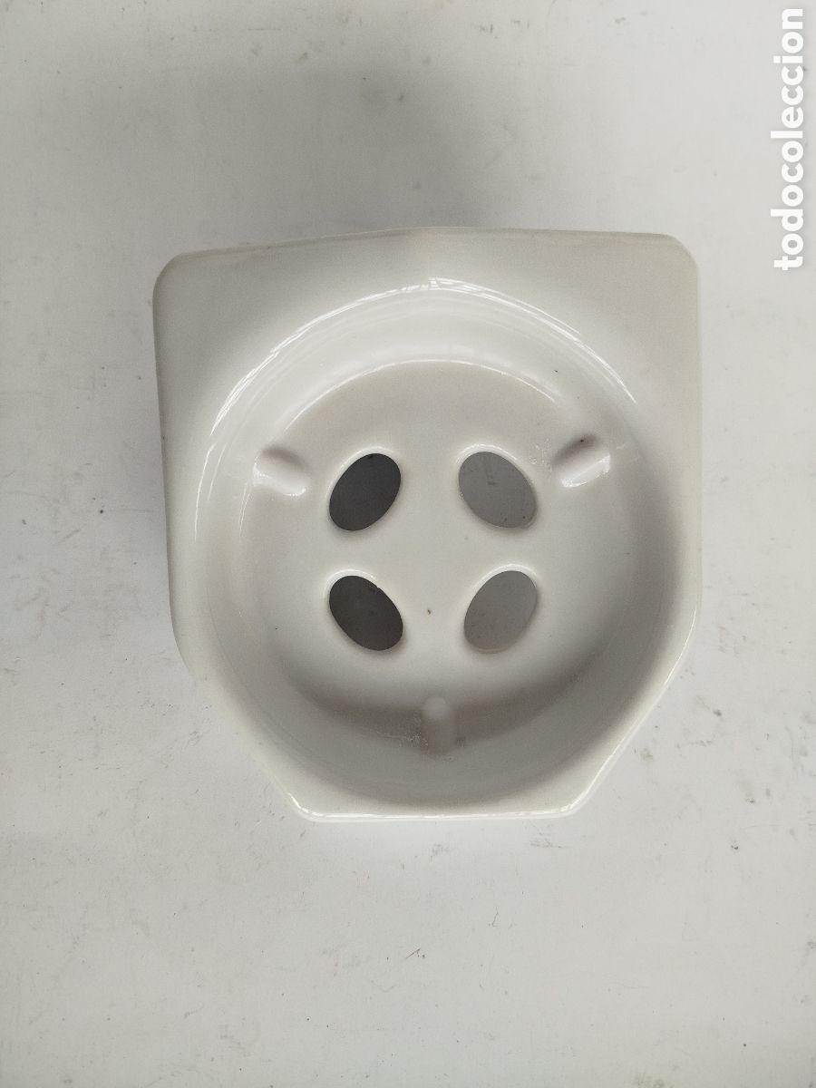 Antig&uuml;edades: SOPORTE DE LOZA DE PARED PARA CEPILLOS DE DIENTES D&Eacute;CO.