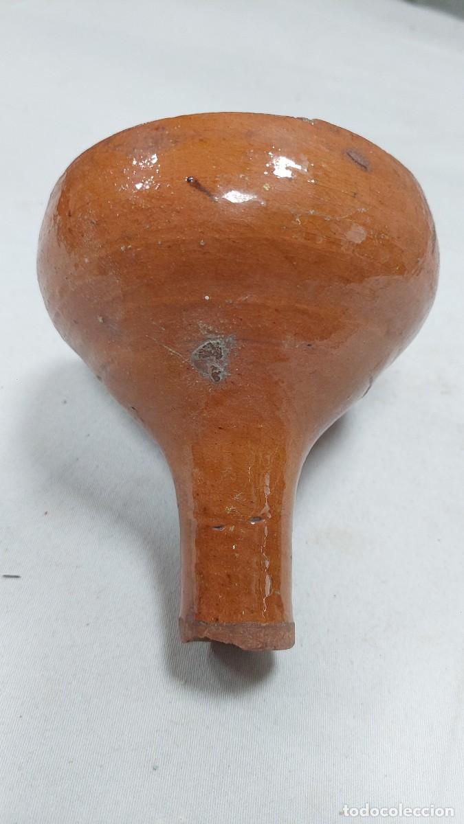 Antig&uuml;edades: Antiguo embudo de cer&aacute;mica de Ubeda