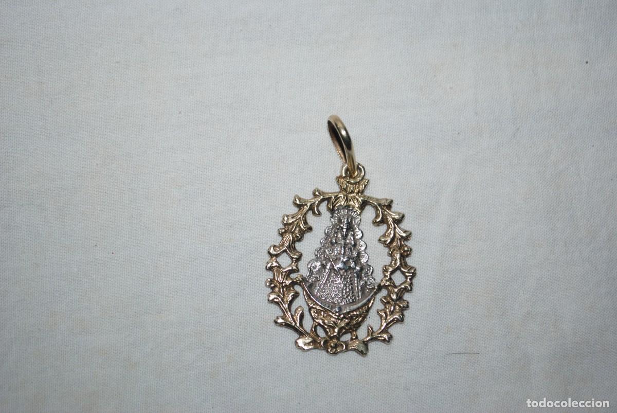 Antig&uuml;edades: MEDALLA DE PLATA DE N . S . DEL ROCIO . - Foto 3