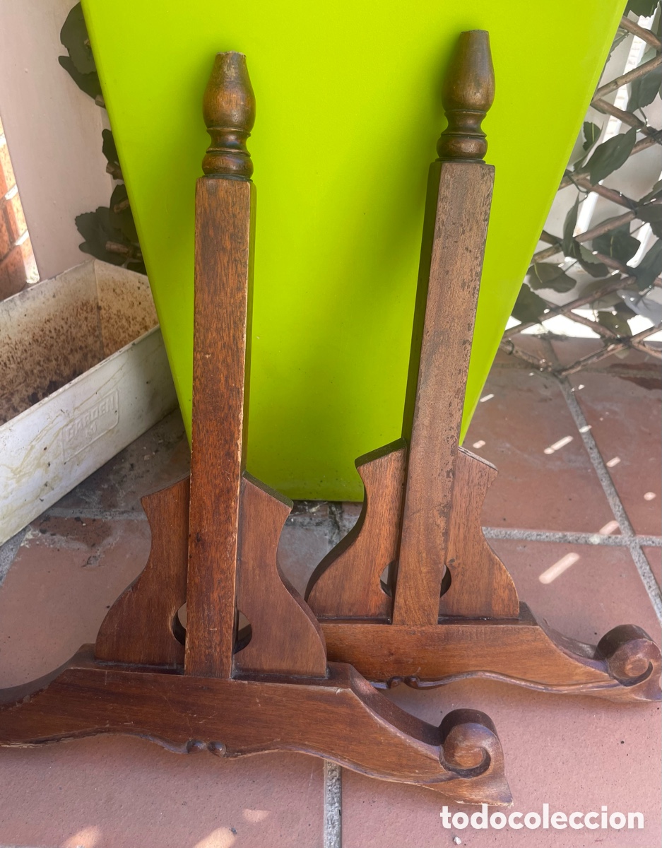 Antig&uuml;edades: Antigua pareja de patas madera caoba macizas en firma de lira