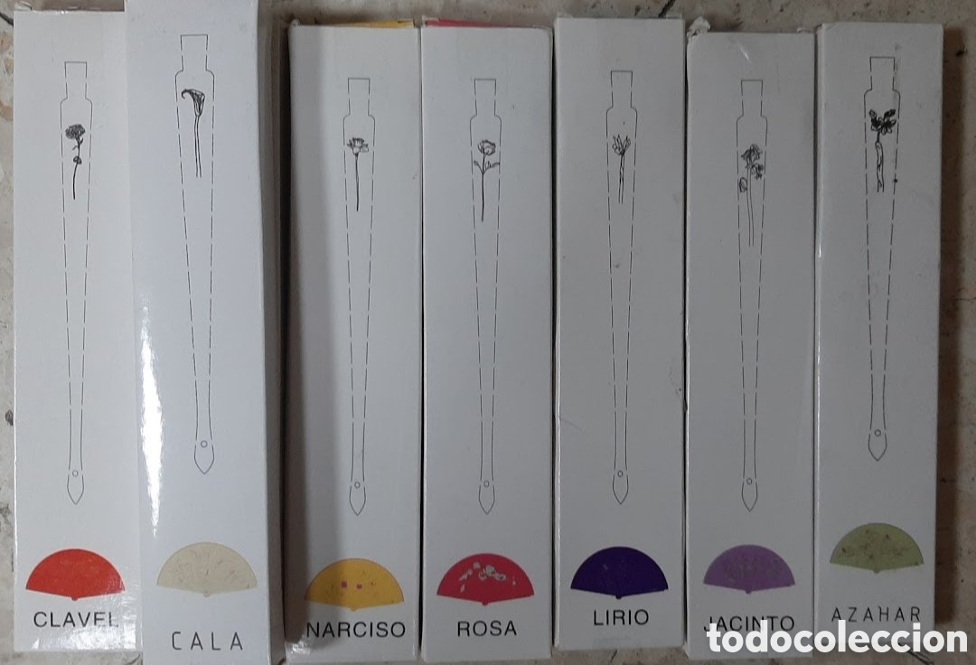 Antig&uuml;edades: Abanicos artesanales con motivo floral