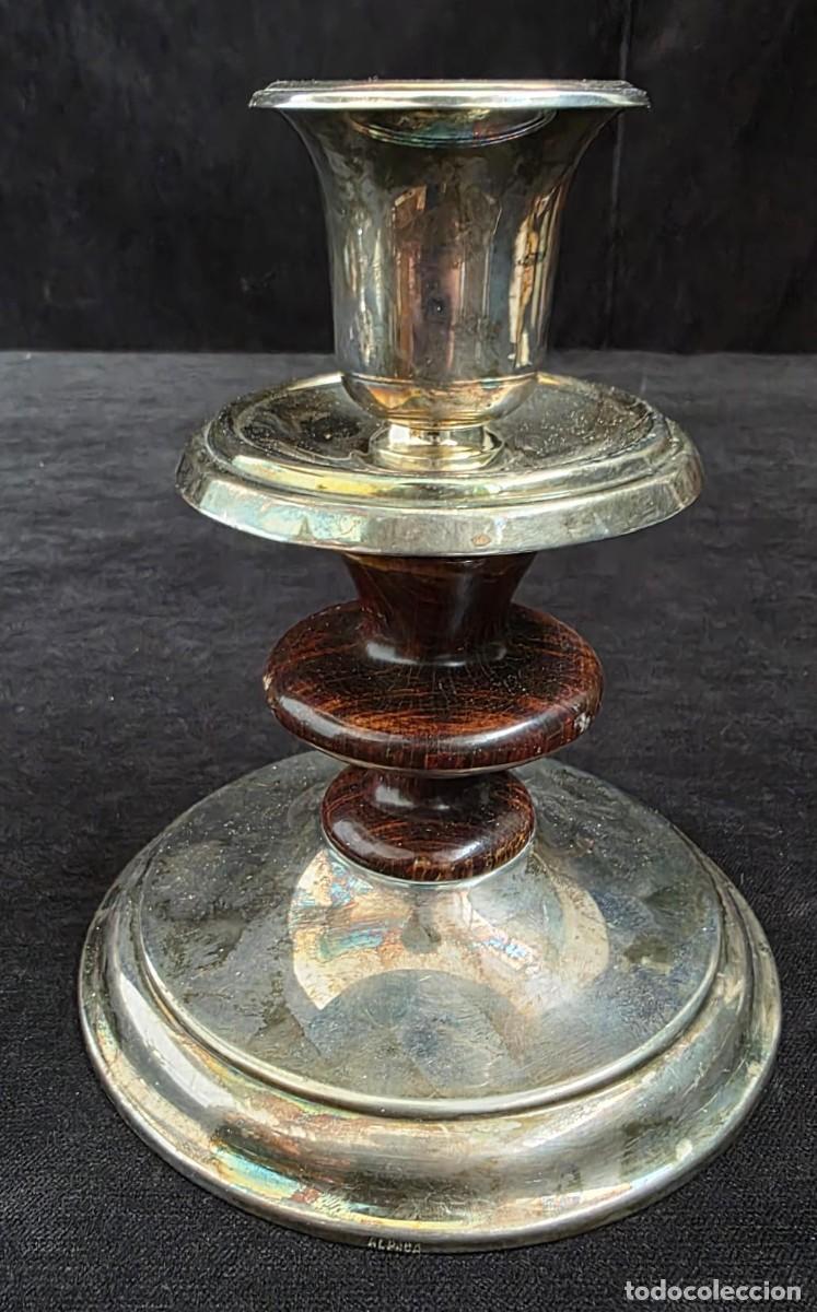 Antig&uuml;edades: Candelabro antiguo metal plateado con base de madera torneada estilo cl&aacute;sico 16x13 cm