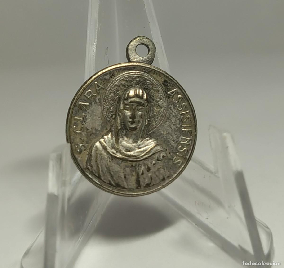 Antig&uuml;edades: Medalla religiosa / Colgante: Santa CLARA de ASIS. 1256-1953. M286