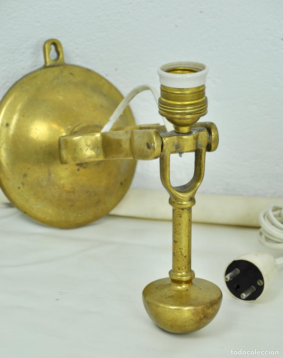 Antig&uuml;edades: Aplique de barco en bronce basculante