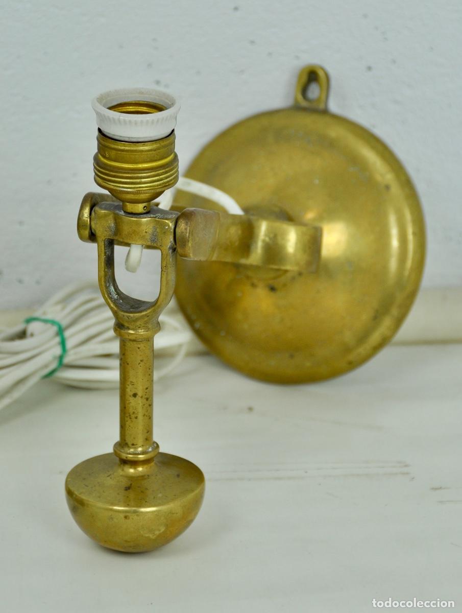 Antig&uuml;edades: Aplique de barco en bronce basculante - Foto 2