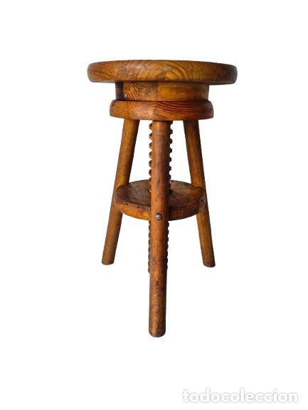 Antig&uuml;edades: Taburete de Escultor, de Antiguo Taller de Imaginer&iacute;a de Olor - Regulable - Madera de Pino - A&ntilde;os 50