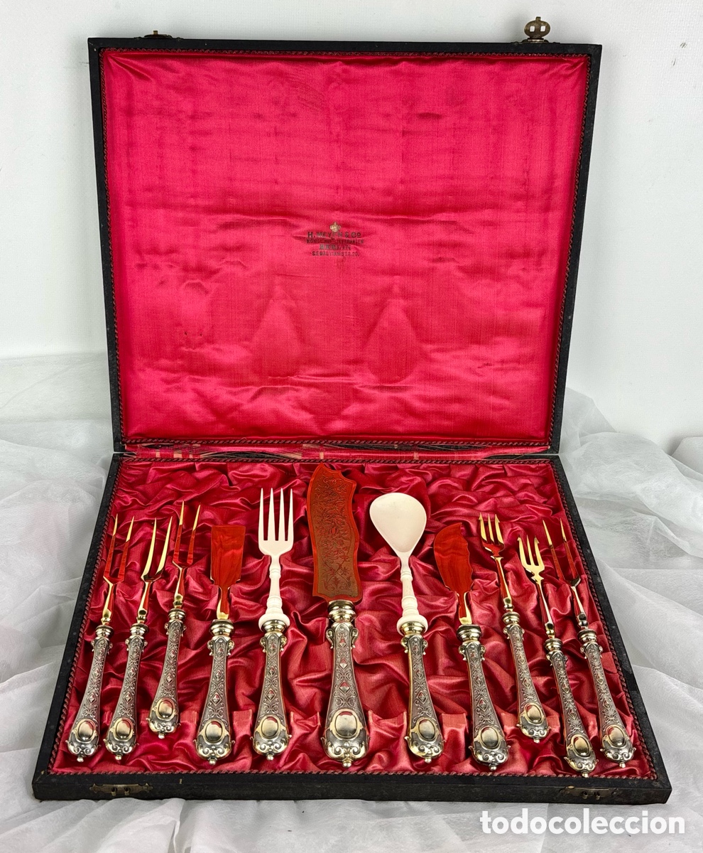 Antig&uuml;edades: Set de cubiertos de plata en caja original