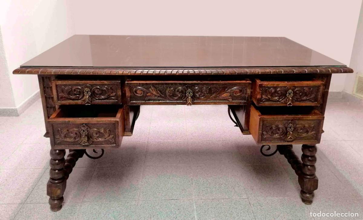 Antig&uuml;edades: Mesa de escritorio de madera tallada de estilo renacimiento espa&ntilde;ol, s XIX