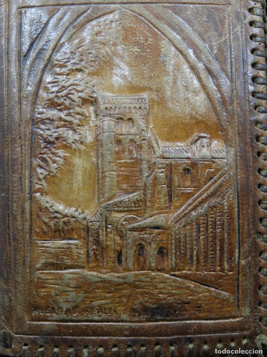 Antig&uuml;edades: Antigua Cartera de Piel Repujada a Mano - Vista Monasterio de las Huelgas - Burgos