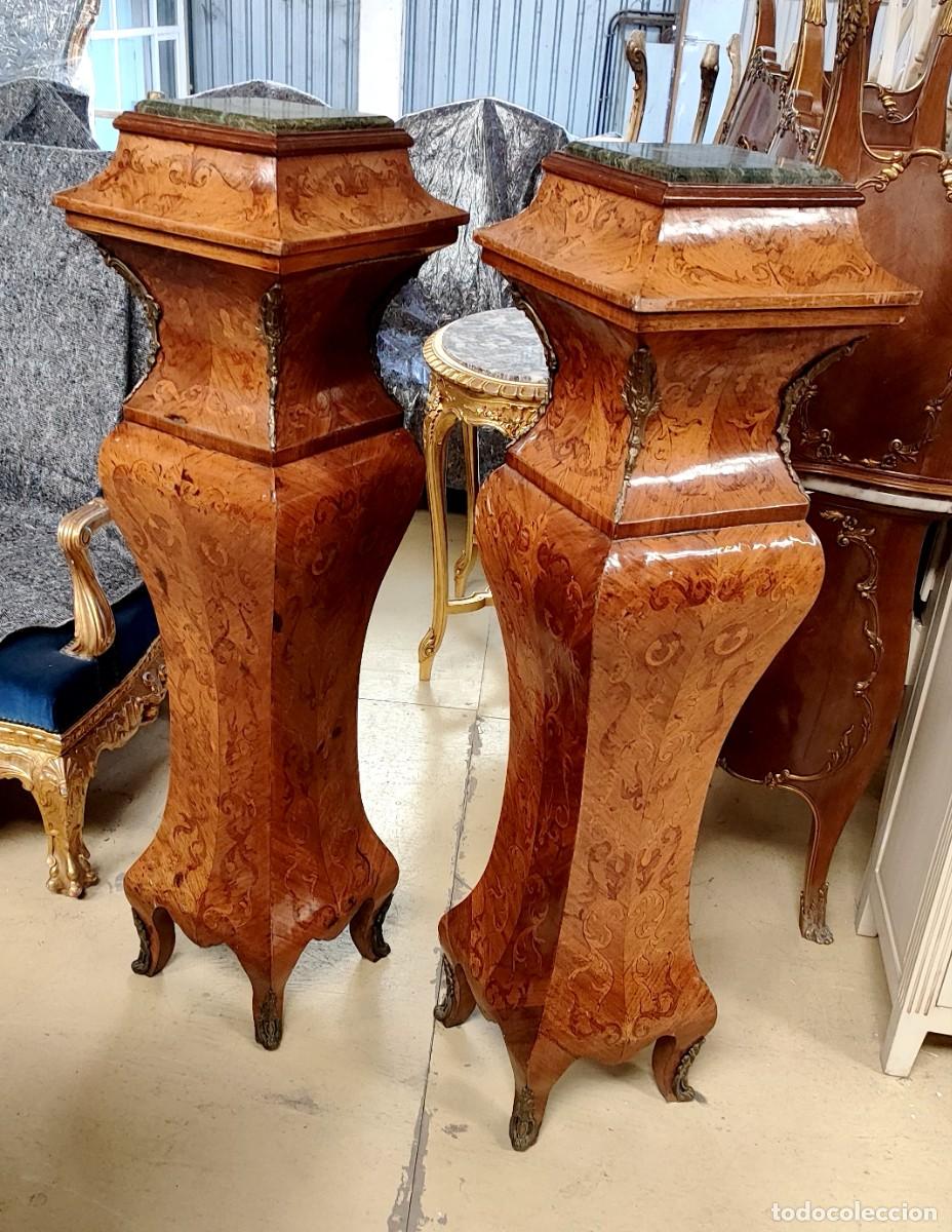 Antig&uuml;edades: Pareja de peanas, pedestales estilo LXV, marqueteria y bronces