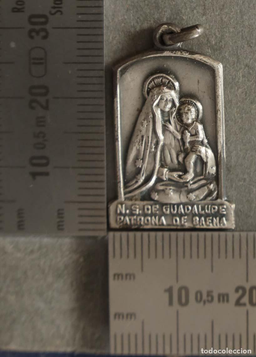 Oggetti Antichi: MEDALLA. NTRA SRA DE GUADALUPE. BAENA. SAGRADO CORAZON. PLATA?