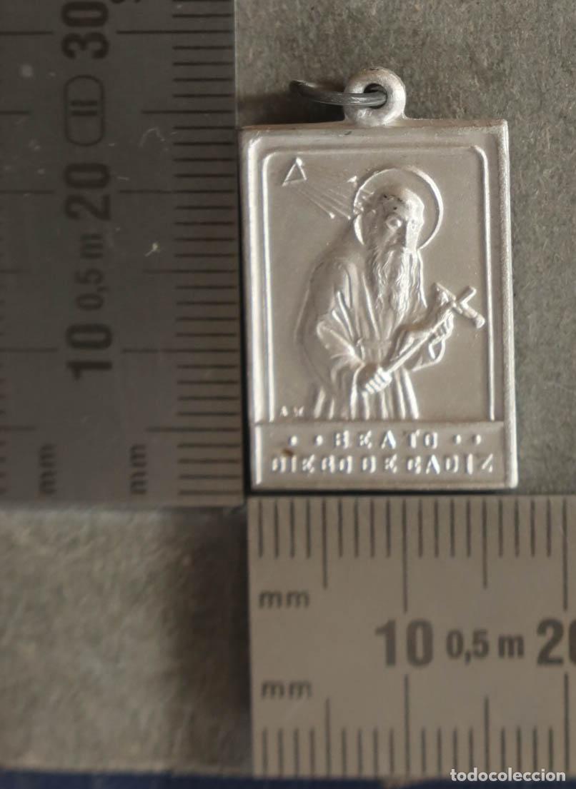 Antig&uuml;edades: MEDALLA. BEATO DIEGO DE CADIZ. DIVINA PASTORA.