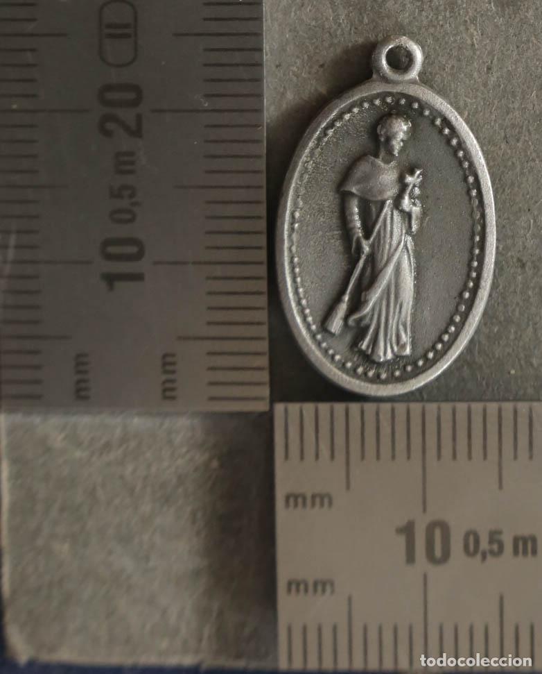 Antig&uuml;edades: MEDALLA. RELIQUIA. EX-INDUMENTIS. SAN MARTIN DE PORRES. TERCER GRADO.