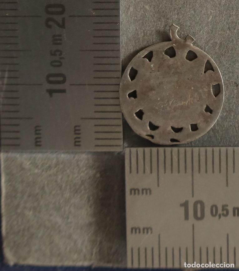Antig&uuml;edades: MEDALLA. VIRGEN. PLATA. - Foto 2