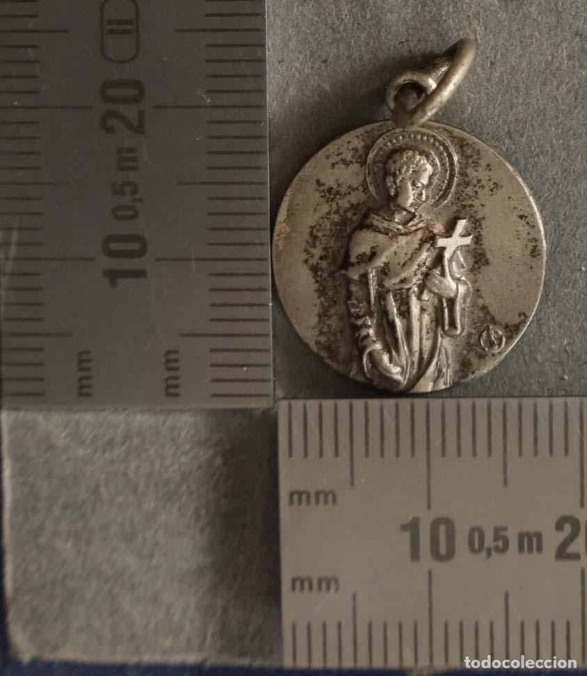 Antig&uuml;edades: MEDALLA. RELIQUIA. SAN MARTIN DE PORRES. EX-INDUMENTIS. PLATA.