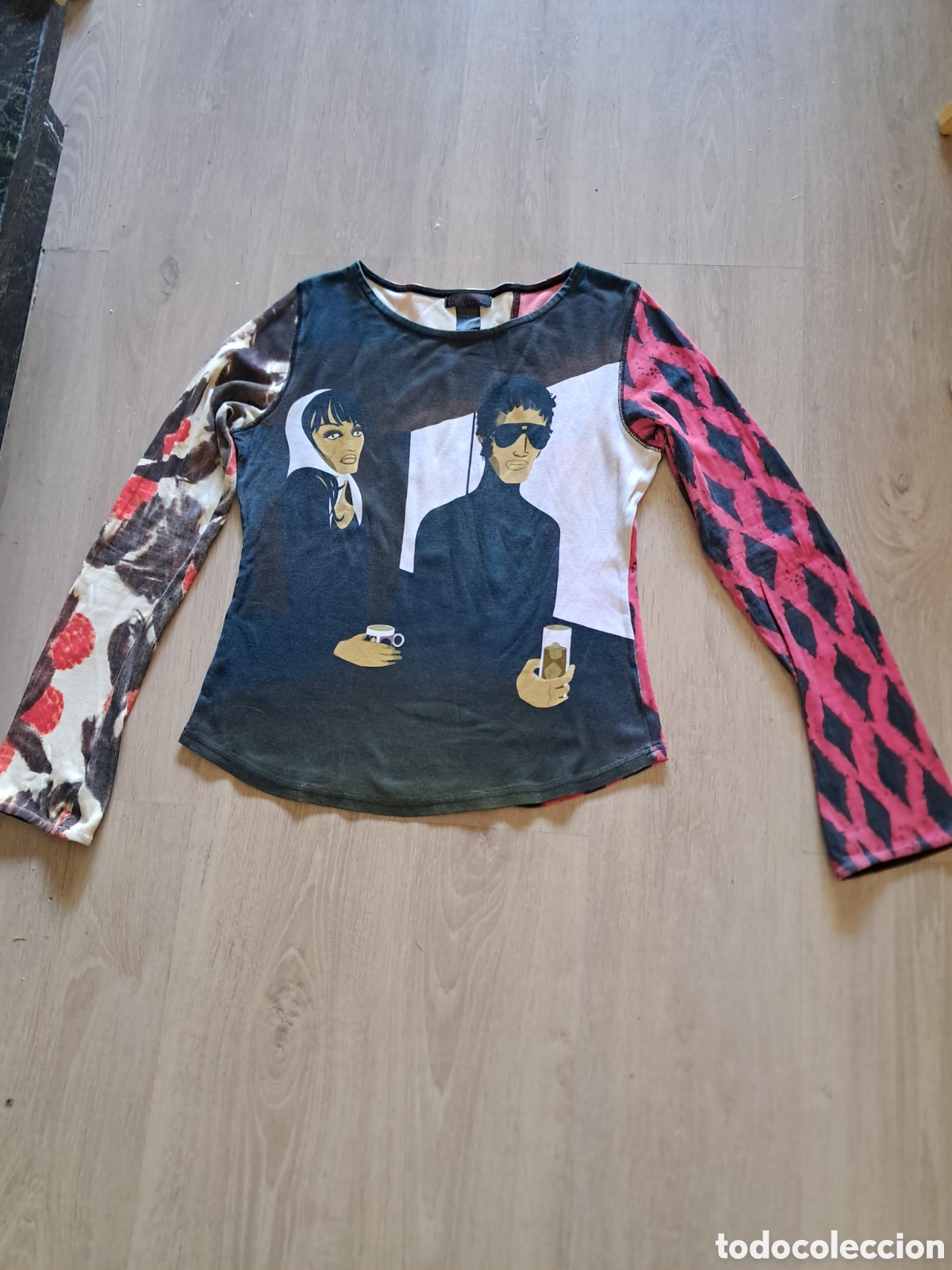Antig&uuml;edades: Camiseta de CUSTO Barcelona - Foto 1