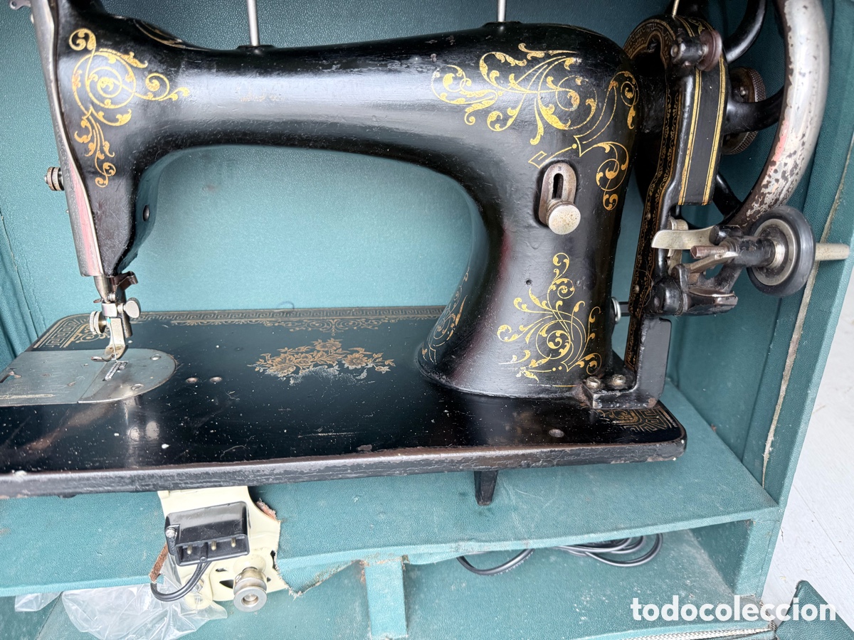 Antig&uuml;edades: M&aacute;quina de coser antigua