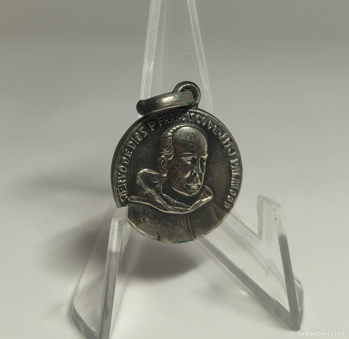 Antig&uuml;edades: Medalla relicario: SIERVO de DIOS FRANCISCO J.M.J PALAU O.C.D (Orden Carmelitas Descalzos). M291