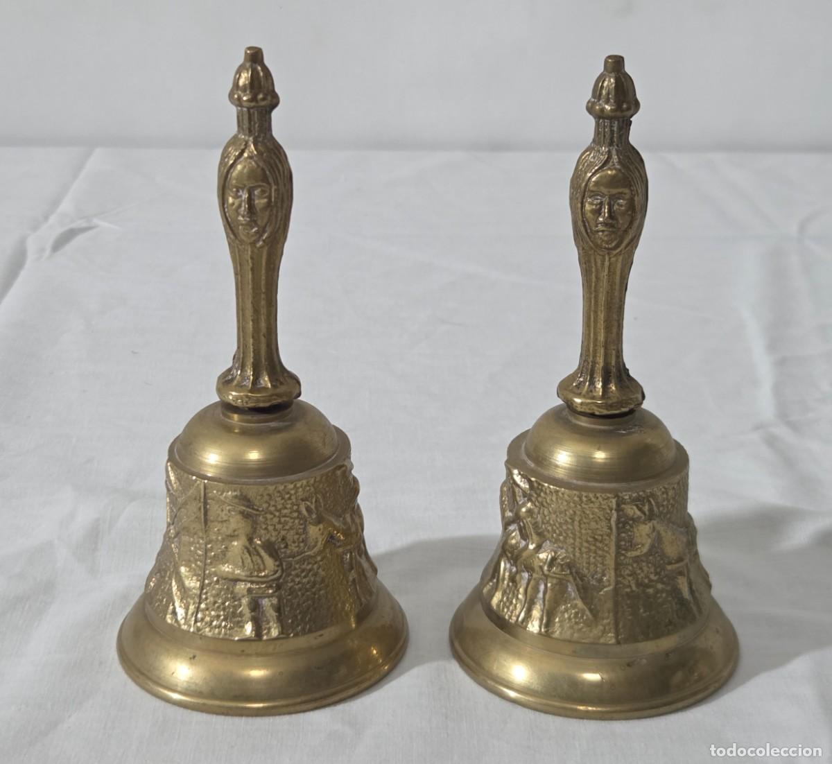 Antig&uuml;edades: Pareja de campanas de bronce del Quijote - Foto 1