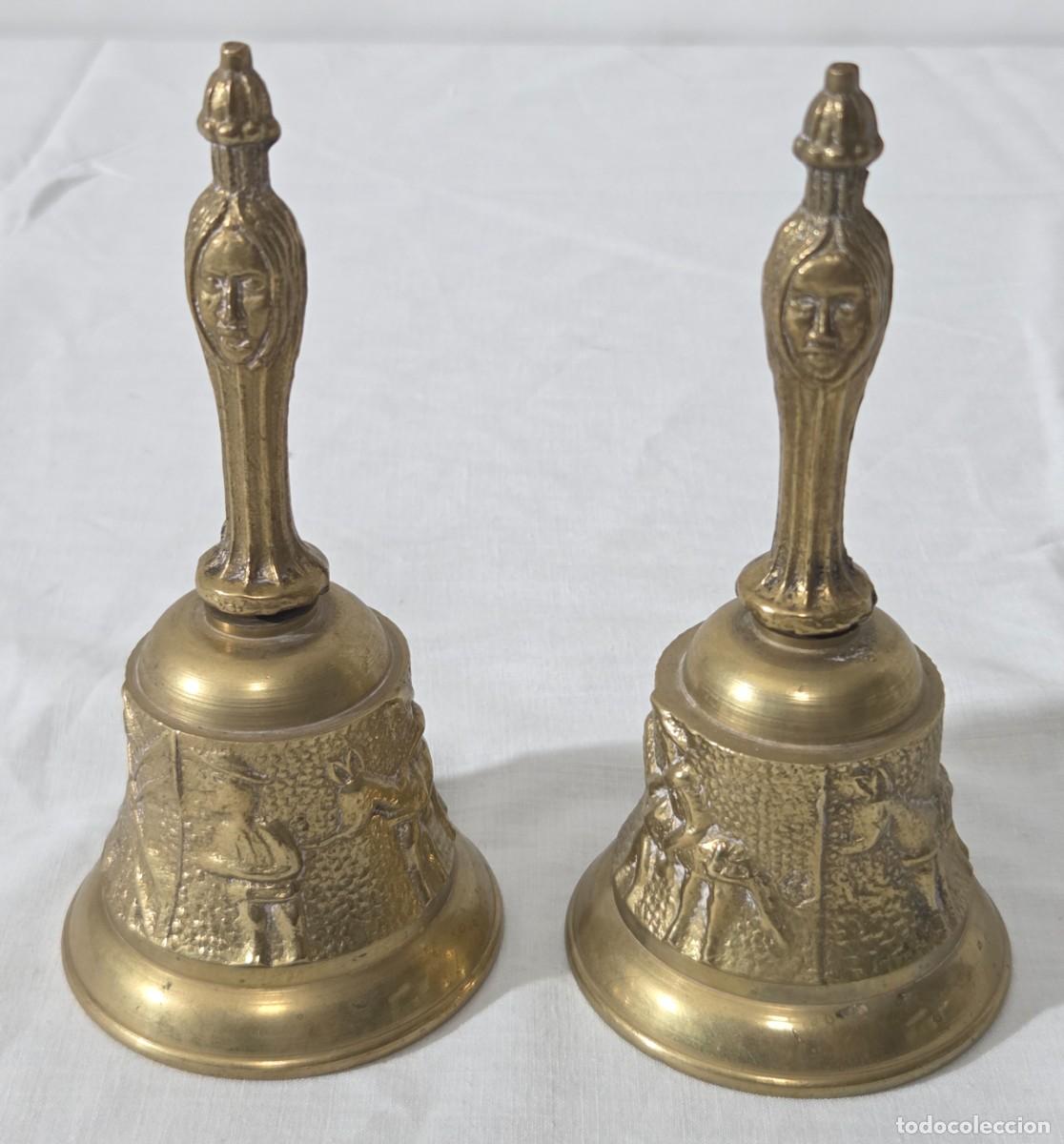 Antig&uuml;edades: Pareja de campanas de bronce del Quijote - Foto 2