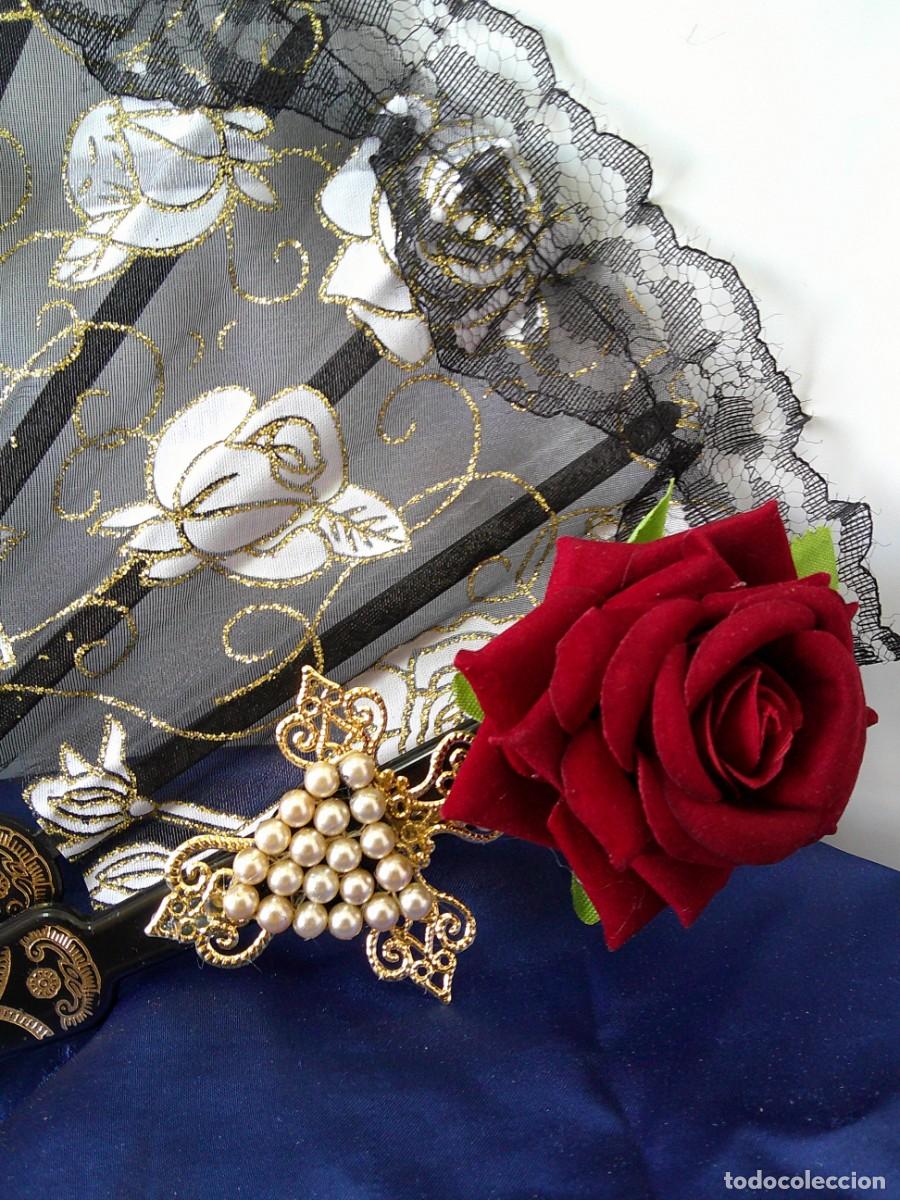Antiques: &iexcl;&iexcl; ABANICO.&rdquo;FASHION&rdquo; Con Perlas, *Encaje Flamenco*. VINTAGE . Cruz Y Una ROSA (Roja). !! C-26
