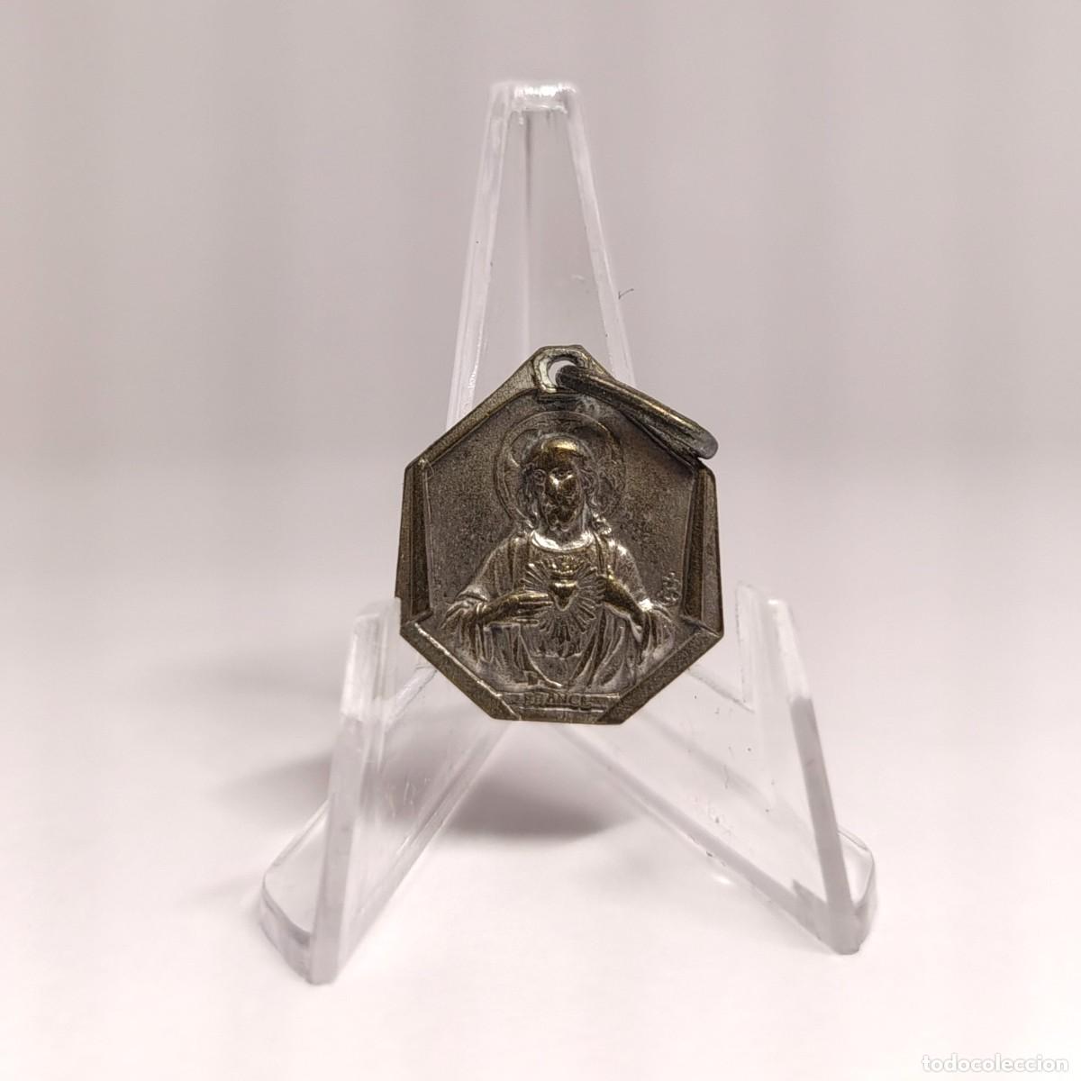 Antig&uuml;edades: Medalla religiosa / Colgante: BAS&Iacute;LICA DEL SAGRADO CORAZ&Oacute;N de Montmartre(Par&iacute;s). M302