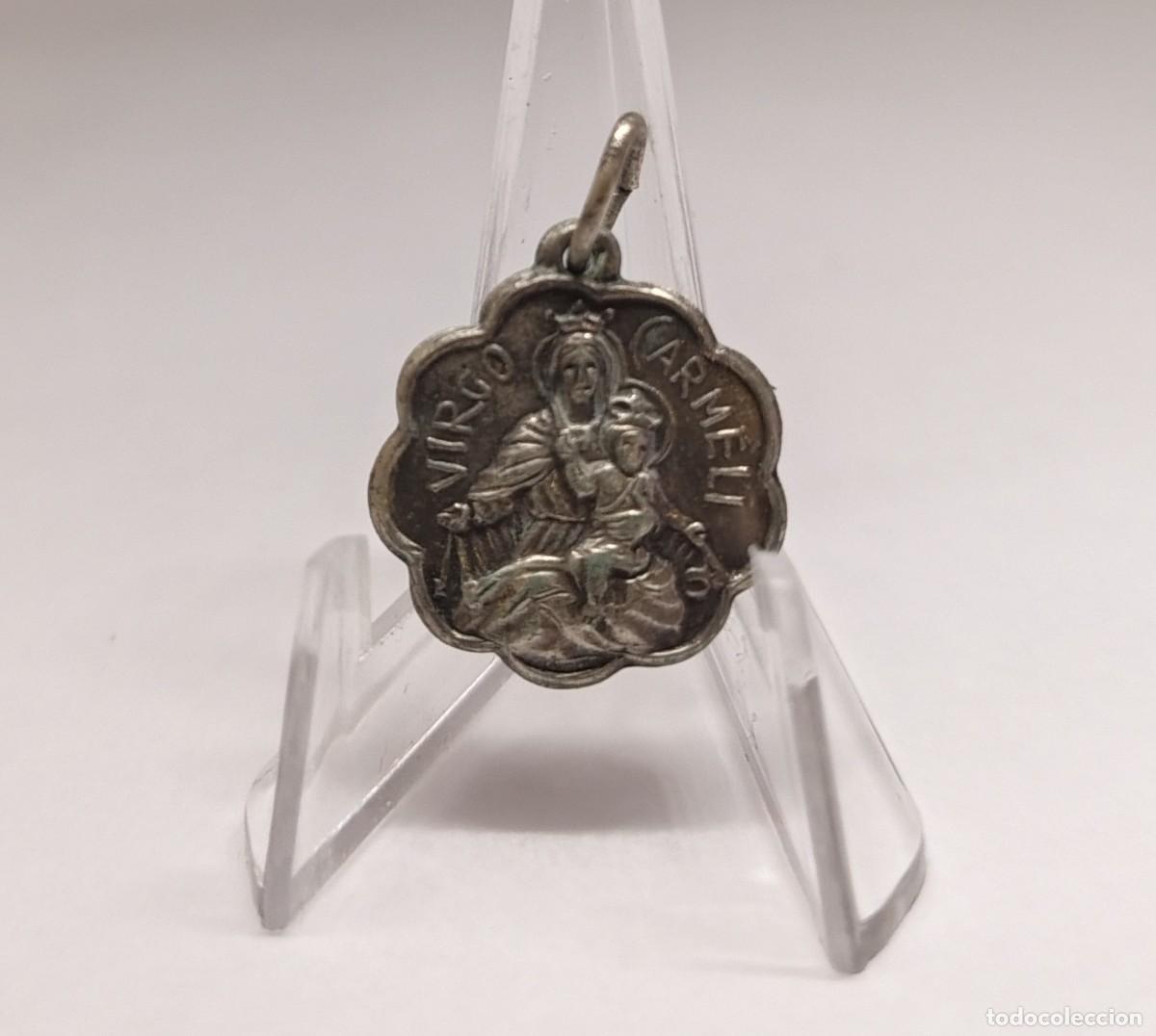 Antig&uuml;edades: Medalla religiosa / Colgante: Virgo Flos Carmeli (Virgen Carmeli) y Coraz&oacute;n de Jes&uacute;s. M303