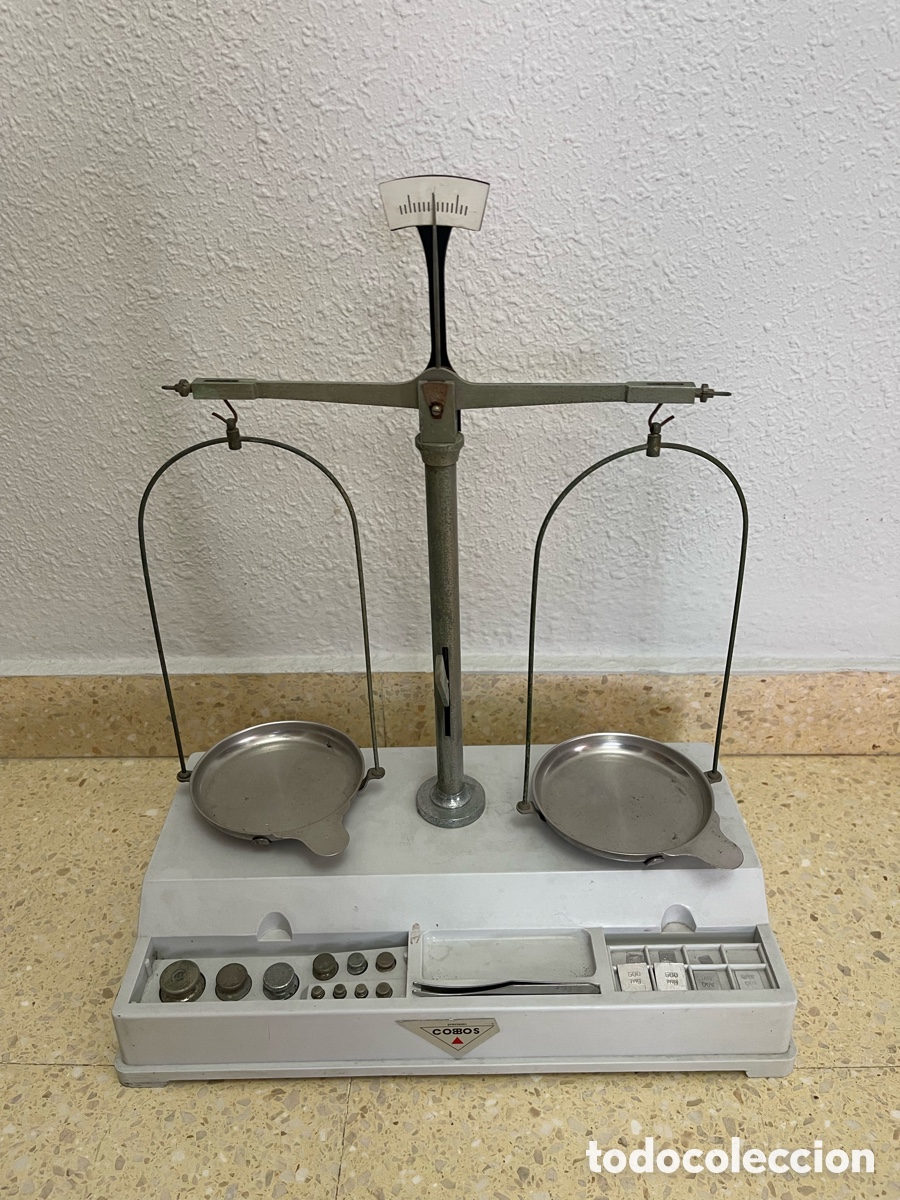 Antig&uuml;edades: ANTIGUA BALANZA LABORATORIO 33 CM DE ANCHO