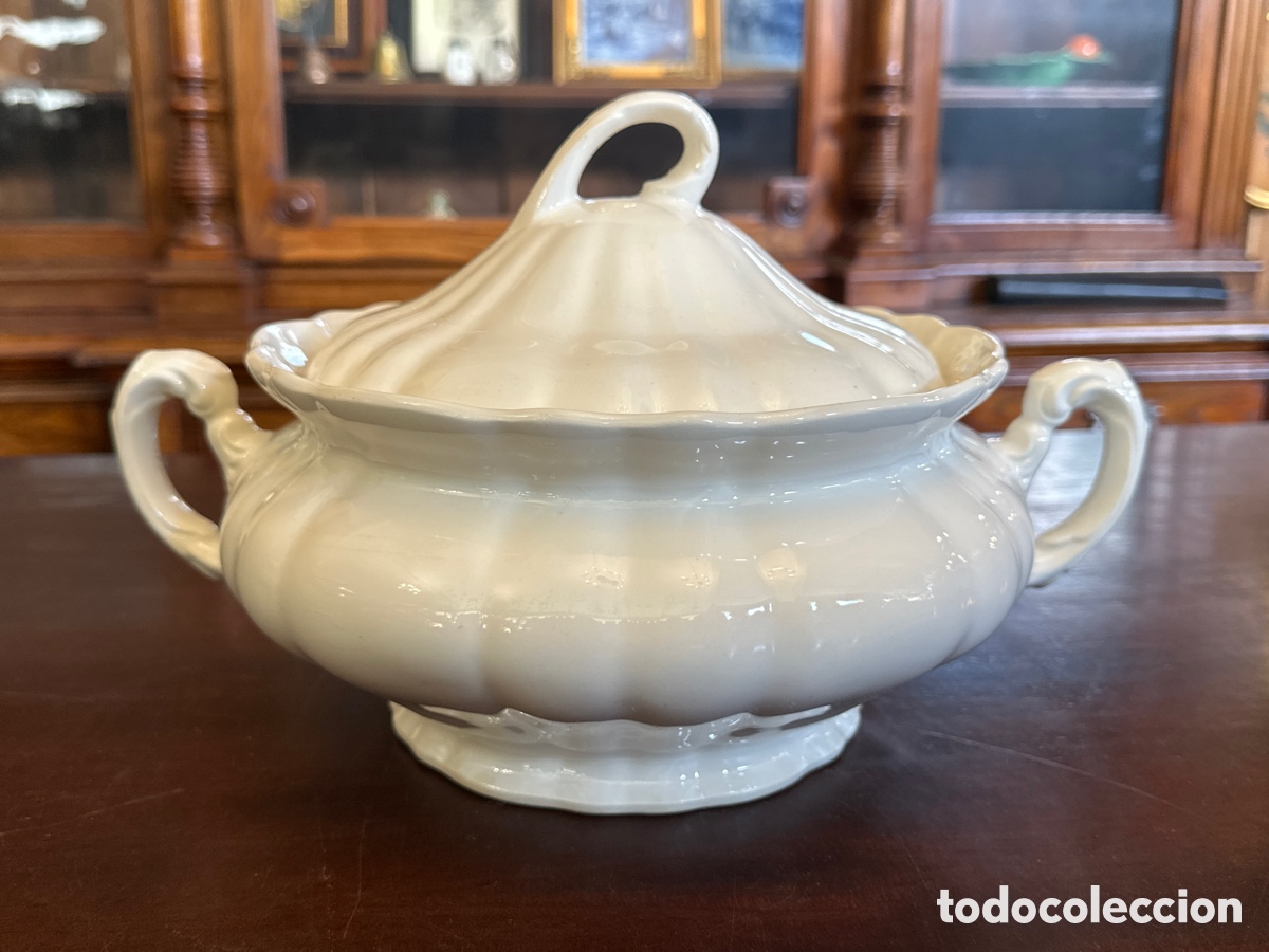 Antig&uuml;edades: SOPERA CERAMICA BLANCA DE LA CARTUJA DE SEVILLA. PICKMAN