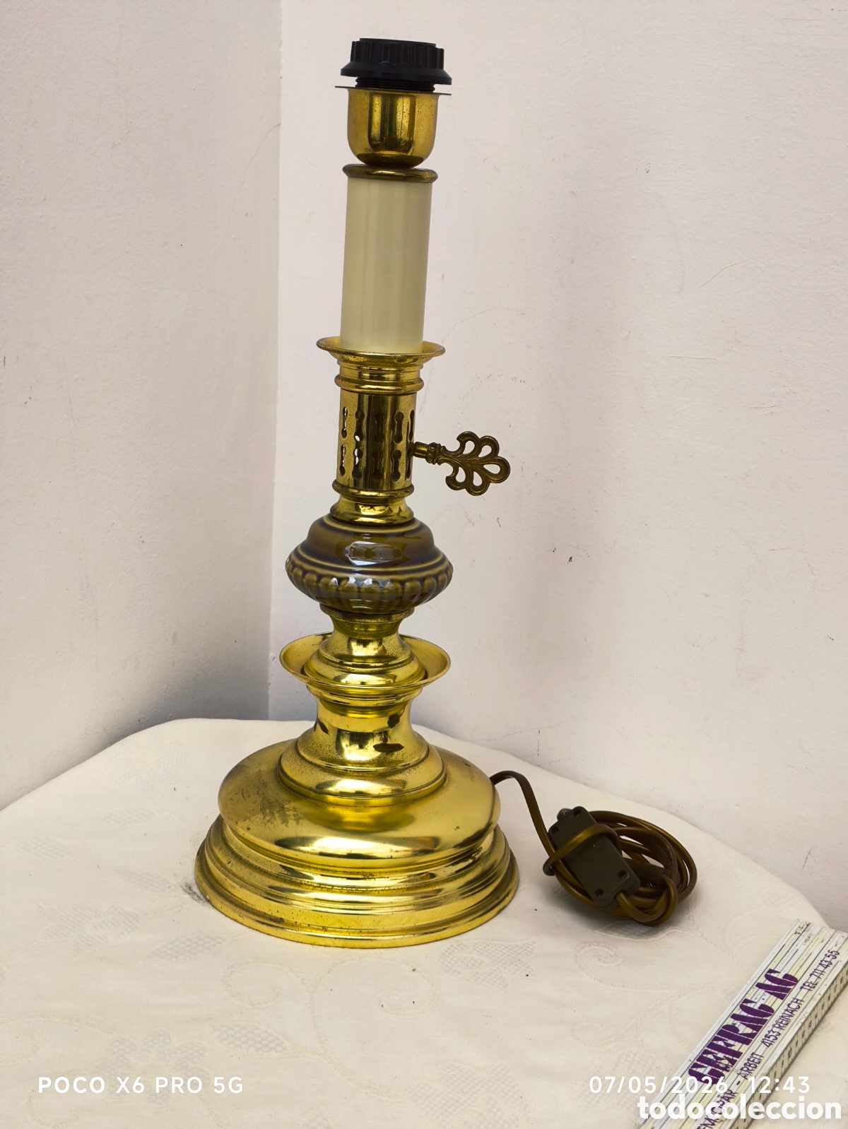 Antig&uuml;edades: Lampara de mesa vintage Dorada - Foto 6