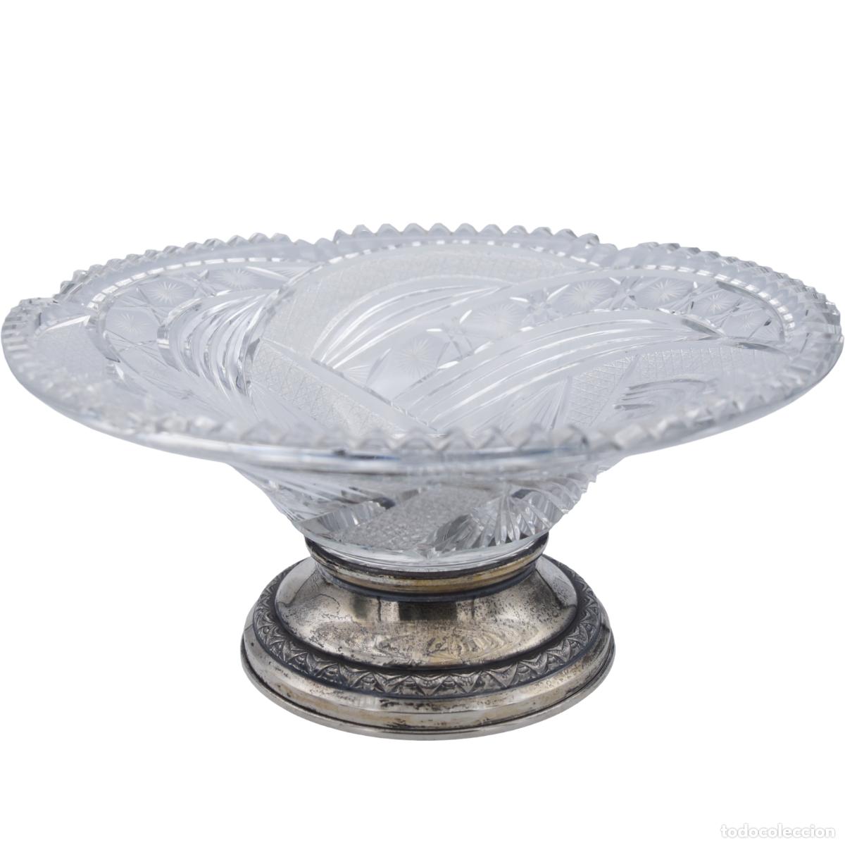 Antiquit&eacute;s: Centro de mesa con base de plata realizado en cristal tallado