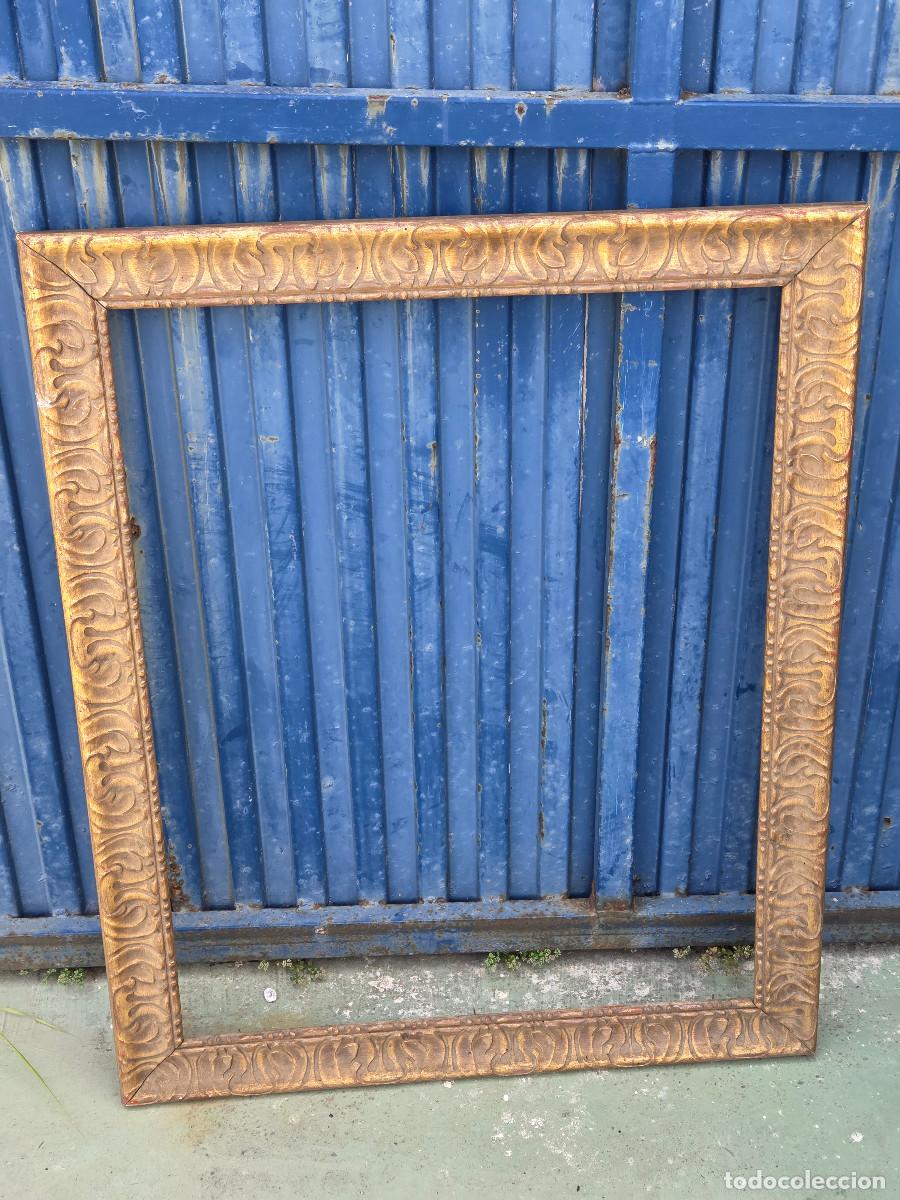 Antig&uuml;edades: marco de madera dorado antiguo