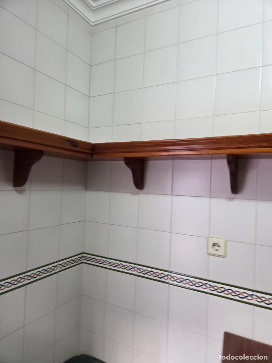 Antig&uuml;edades: esquinera de madera provensal envios 15&euro; - Foto 4