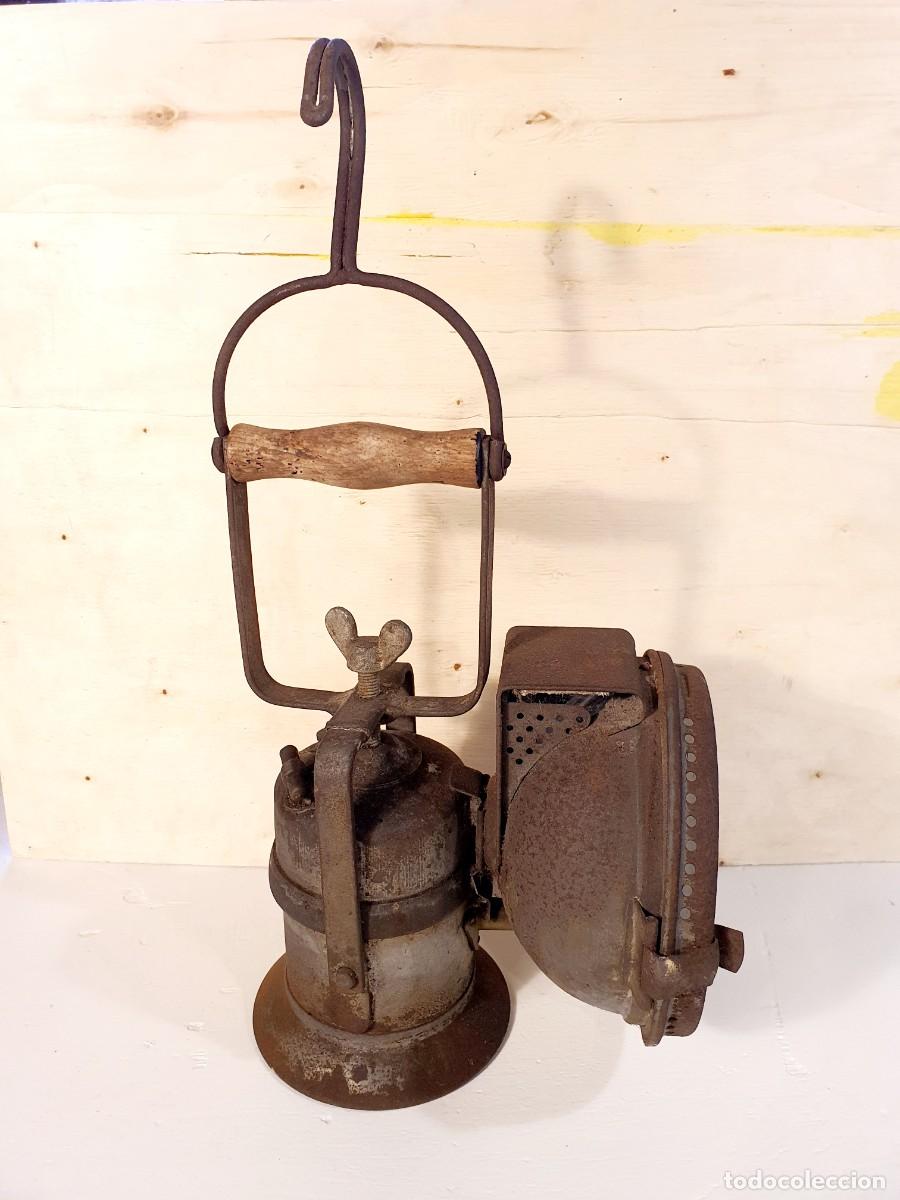 Antig&uuml;edades: L&aacute;mpara de carburo de miner&iacute;a. A&ntilde;os 50.