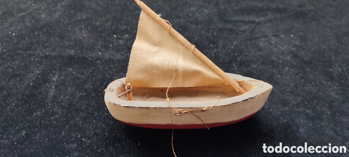 Antig&uuml;edades: Antigua barca de principios del siglo XX para navegar