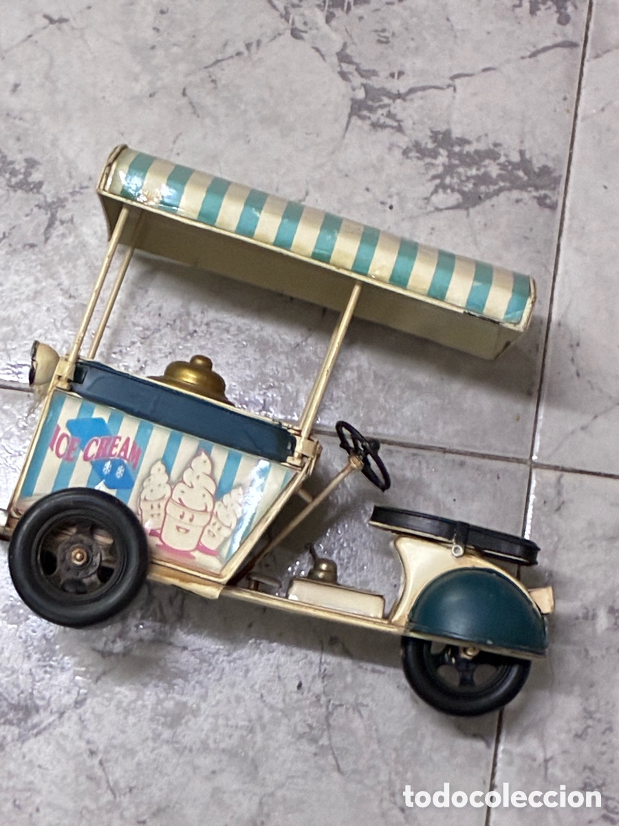 Antiquit&auml;ten: Scooter estilo carro de helados con toldo y campana