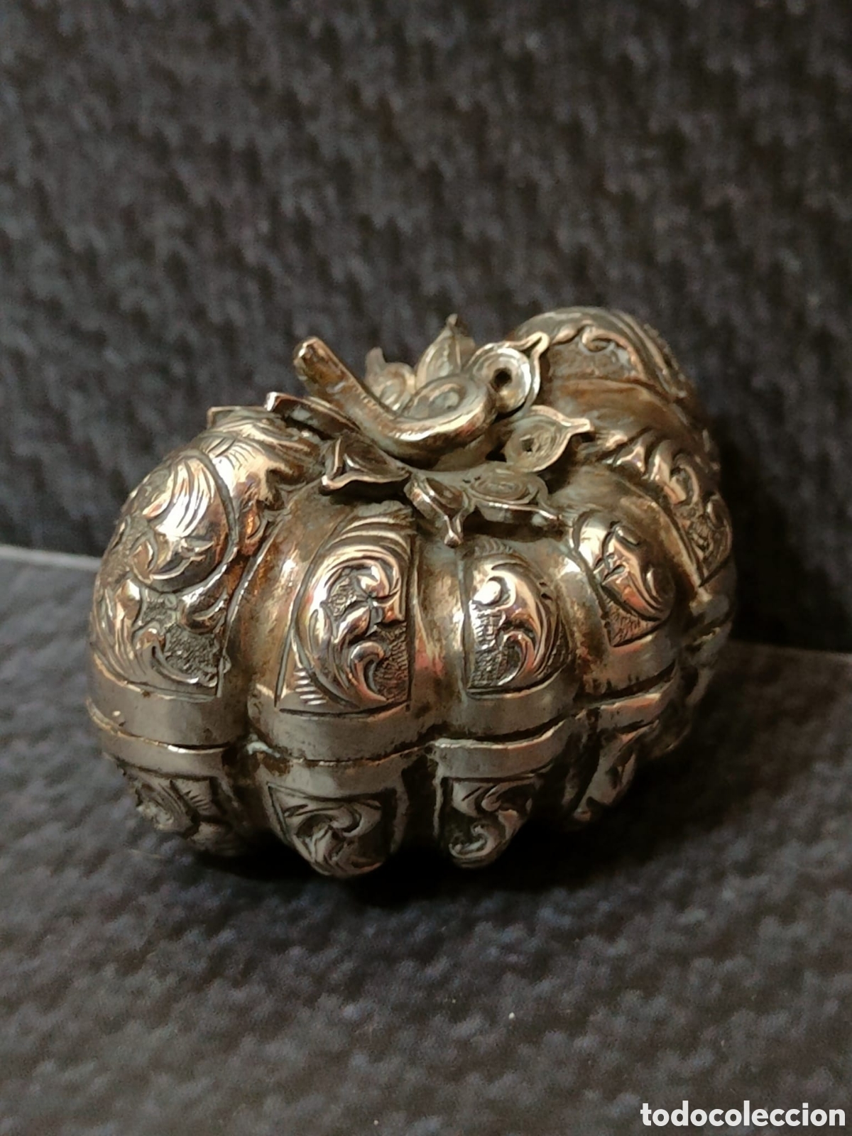 Antig&uuml;edades: Cajita de plata en forma de calabaza