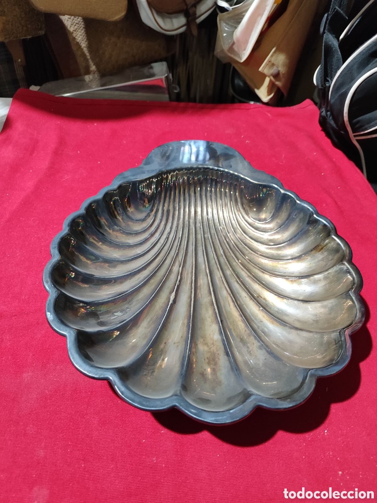 Antig&uuml;edades: Antigua pila bautismal en forma de concha de metal plateado Alpaca o similar