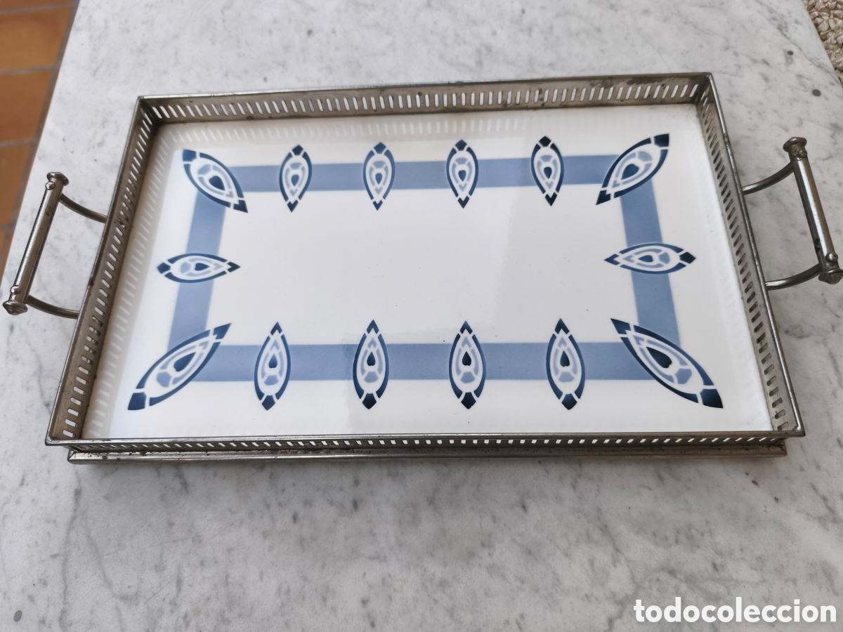 Antiques: Excelente bandeja de porcelana may&oacute;lica