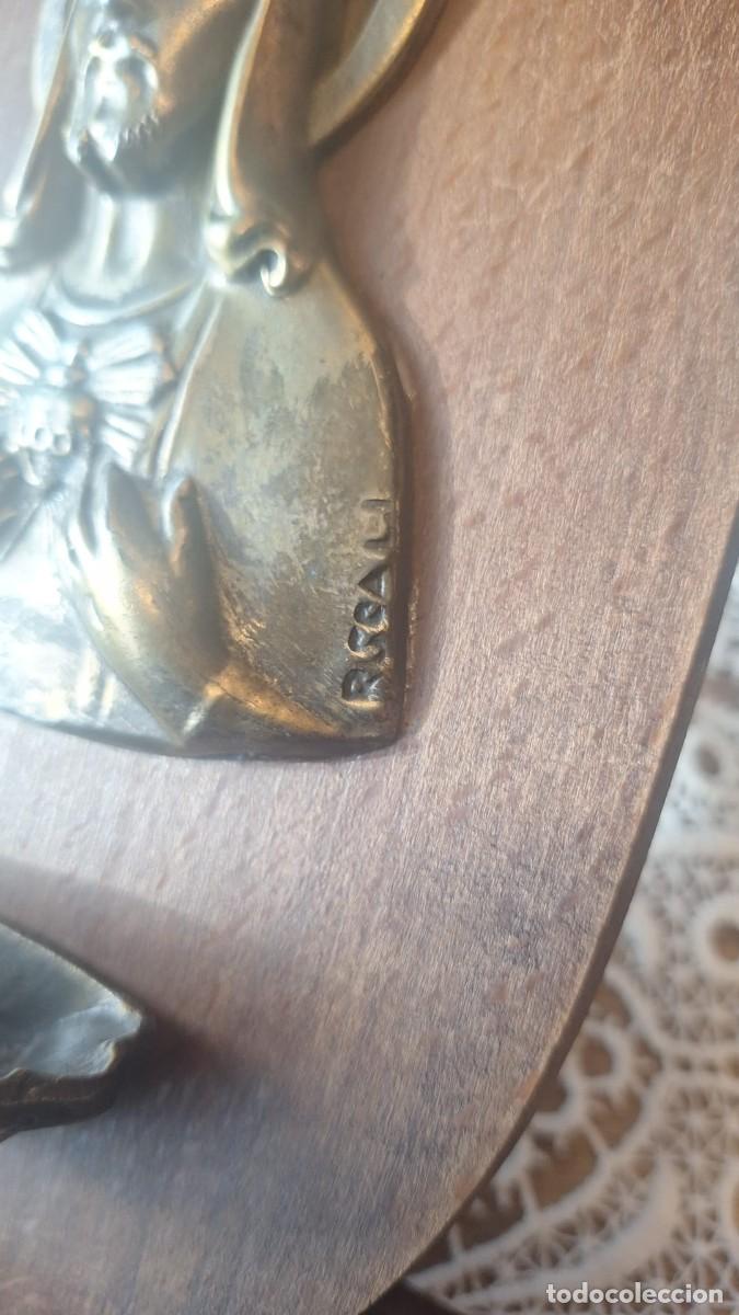 Antig&uuml;edades: Antigua Benditera de Madera y Bronce o Lat&oacute;n - Foto 5