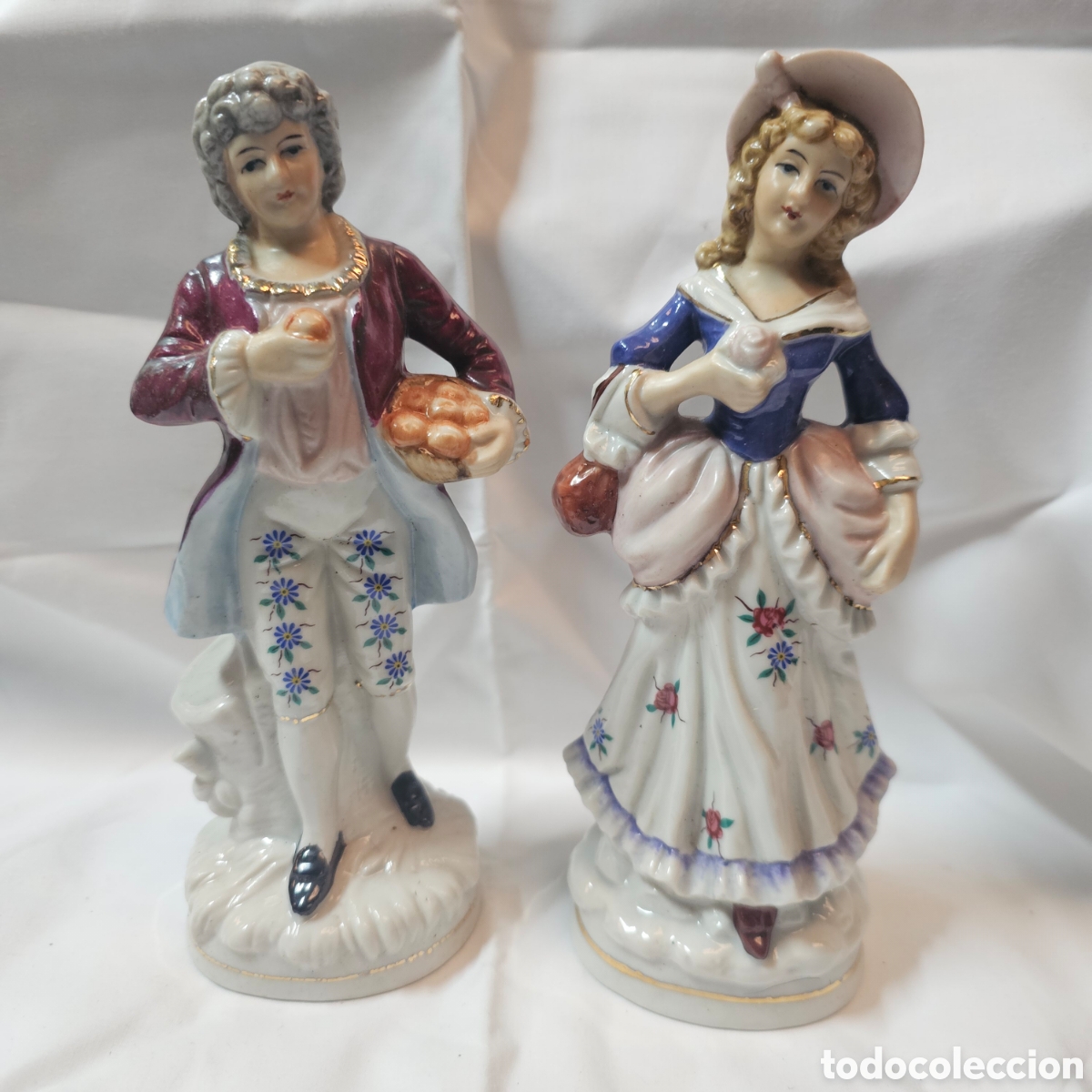 Antig&uuml;edades: Pareja figuras porcelana vintage estilo Sitzendorf rom&aacute;ntico rococ&oacute; con sello corona S
