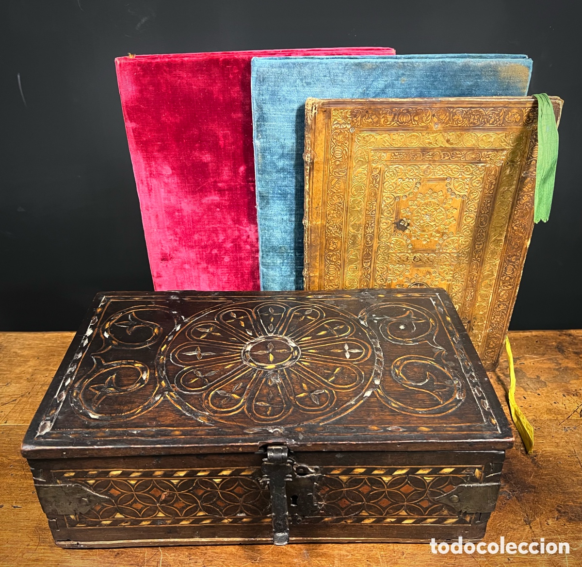 Antig&uuml;edades: Arqueta aragonesa. S.XVII