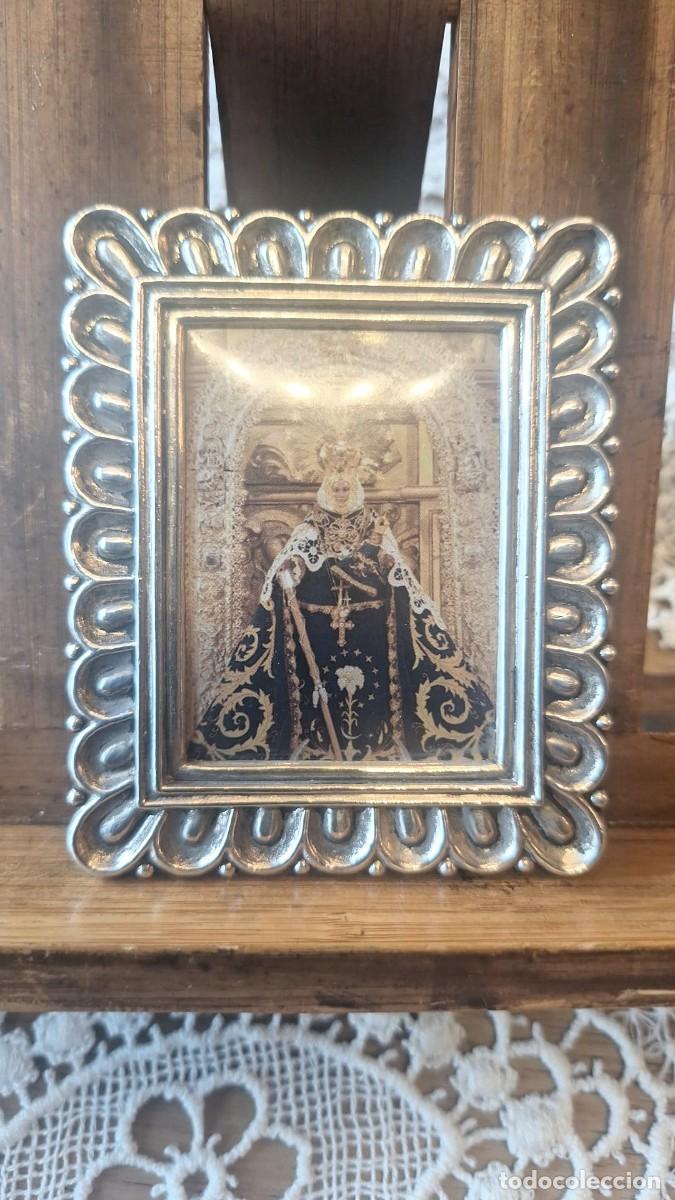 Antig&uuml;edades: Marco de Plata Relieve en Borde Portafotos