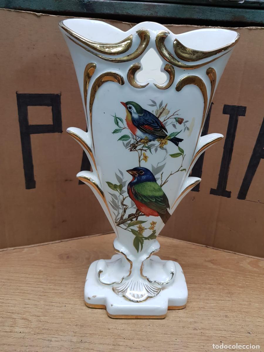 Antig&uuml;edades: ANTIGUO FLORERO-ALTO 30 CM