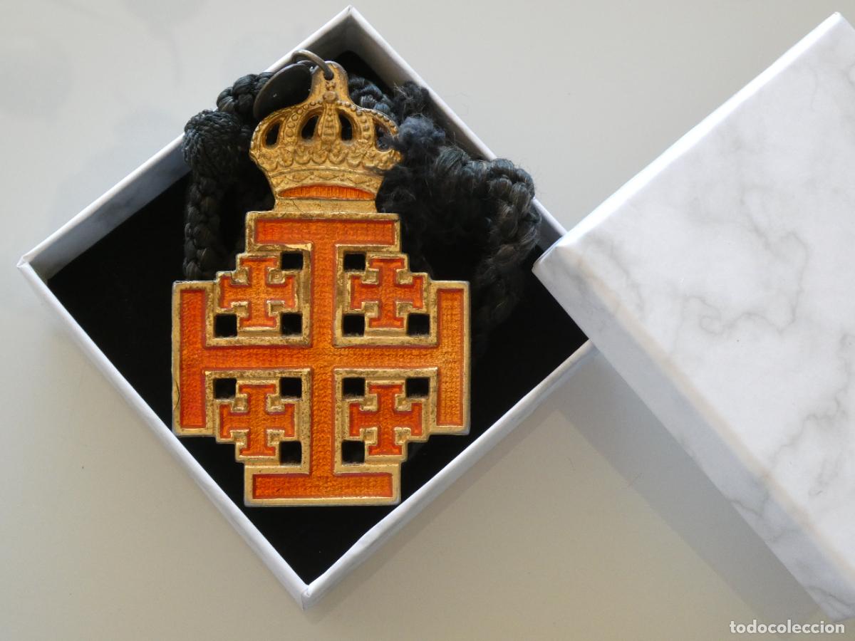 Antig&uuml;edades: MEDALLA MEDALL&Oacute;N RELIGIOSO. HERMANDAD COFRAD&Iacute;A SANTO SEPULCRO. M&Aacute;LAGA. CRUZ JERUSALEN 100 GR