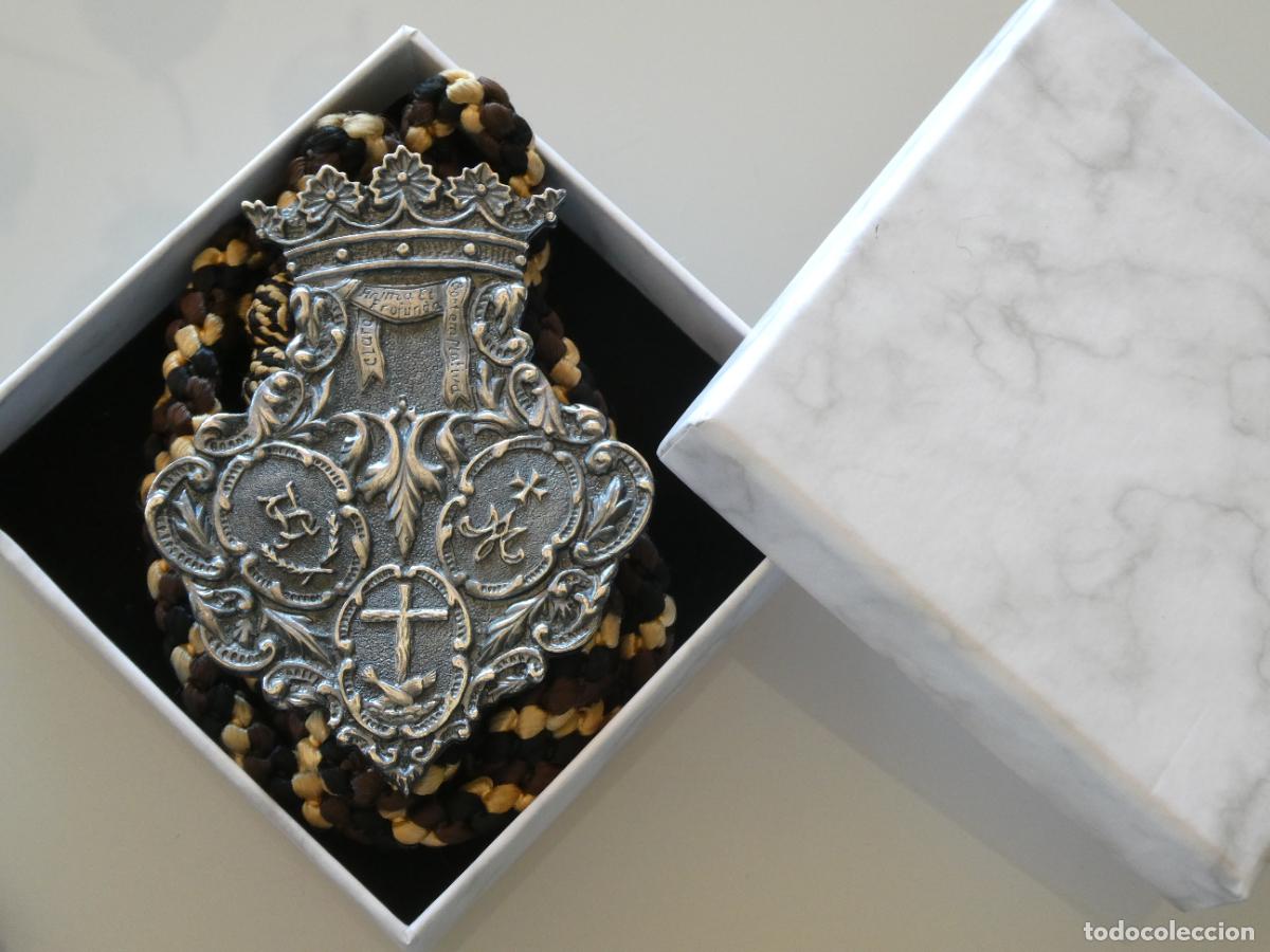 Antig&uuml;edades: MEDALLA MEDALL&Oacute;N RELIGIOSO. M&Aacute;LAGA HERMANDAD DULCE NOMBRE. JES&Uacute;S DE LA SOLEDAD. CON CAJA. 100GR