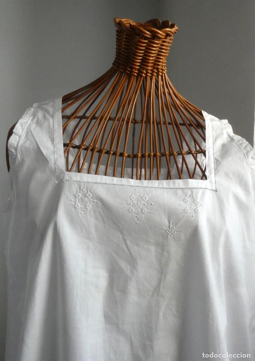Antig&uuml;edades: ANTIGUO CAMIS&Oacute;N DE ALGOD&Oacute;N BORDADO PPIO.S.XX - Foto 5