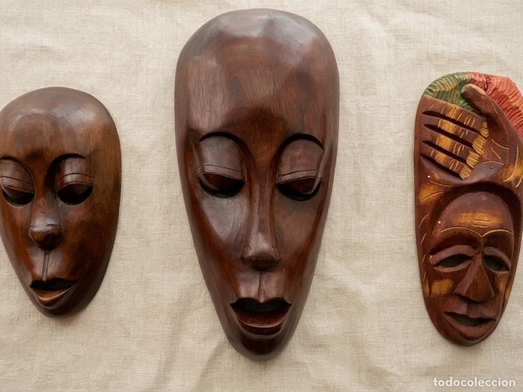 Antig&uuml;edades: Lote de 3 m&aacute;scaras africanas talladas. Madera. Una policromada