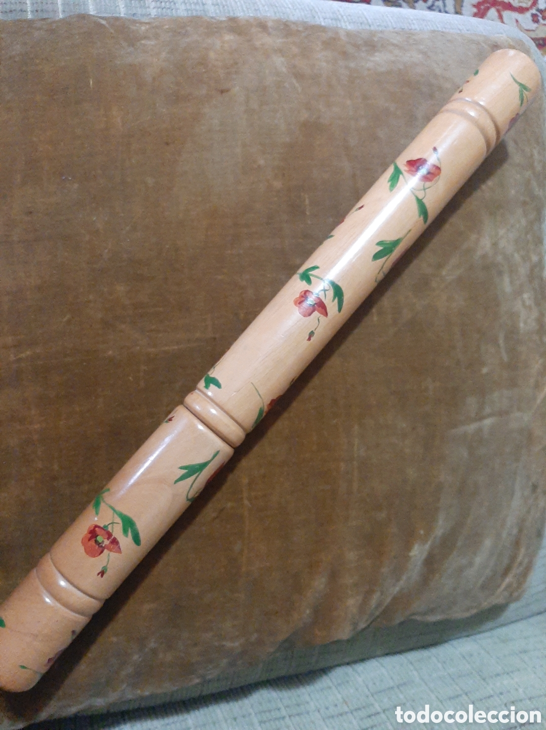 Antig&uuml;edades: Estuche agujas de punto madera pintada