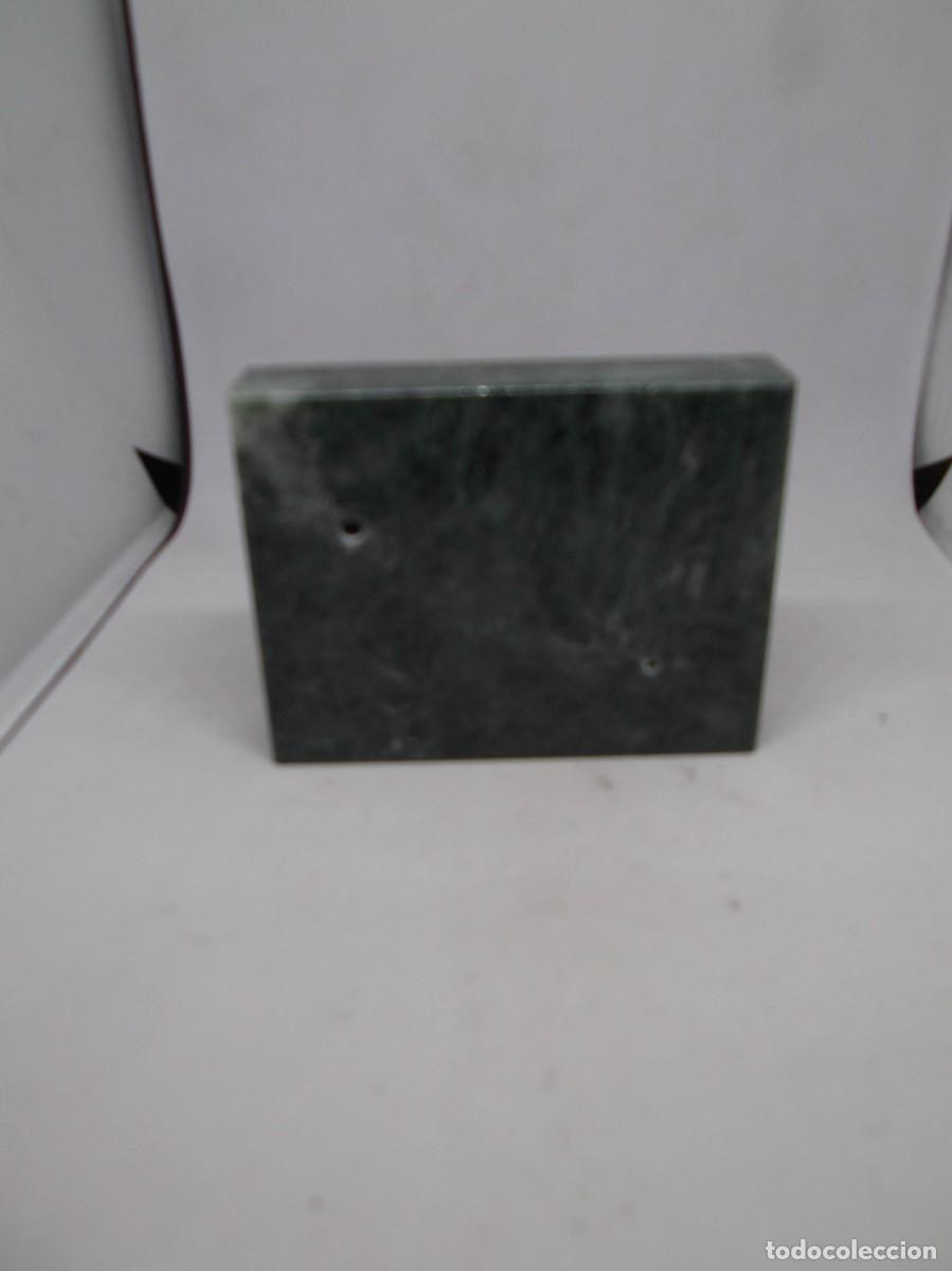 Antig&uuml;edades: Base de m&aacute;rmol verde rectangular. - Foto 2